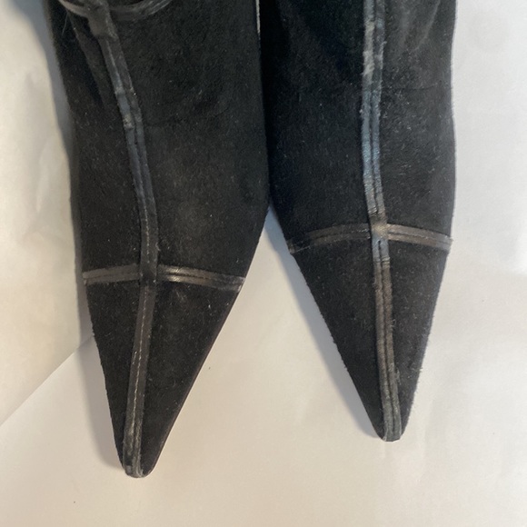 Donald J Pliner Collection Black Suede Boots with Delicate Buckle, Size 6 - Picture 8 of 9